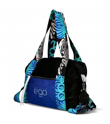A fitness bag with a zebra print 22040 F16 23WL EGO